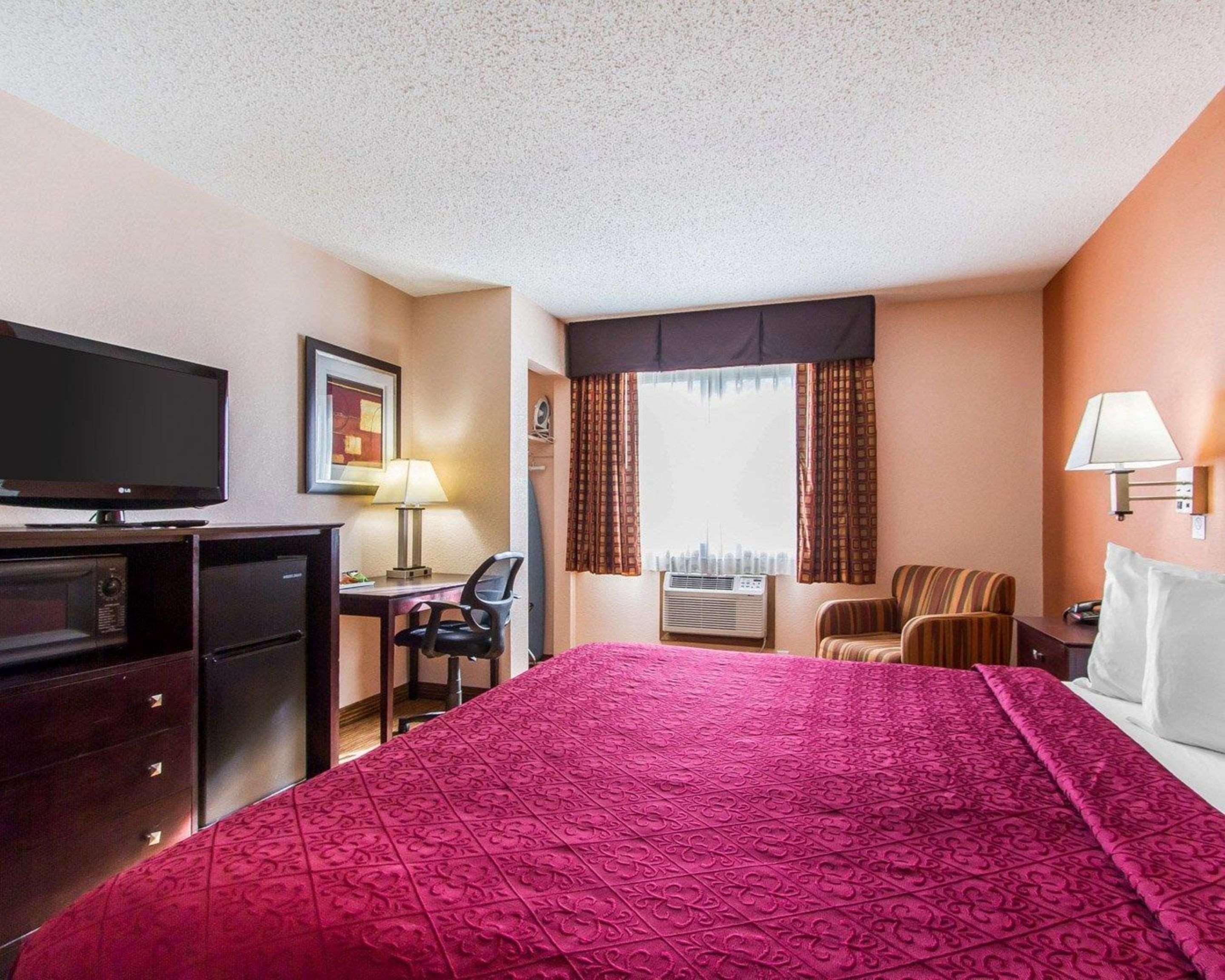 Quality Inn & Suites Ottumwa North מראה חיצוני תמונה