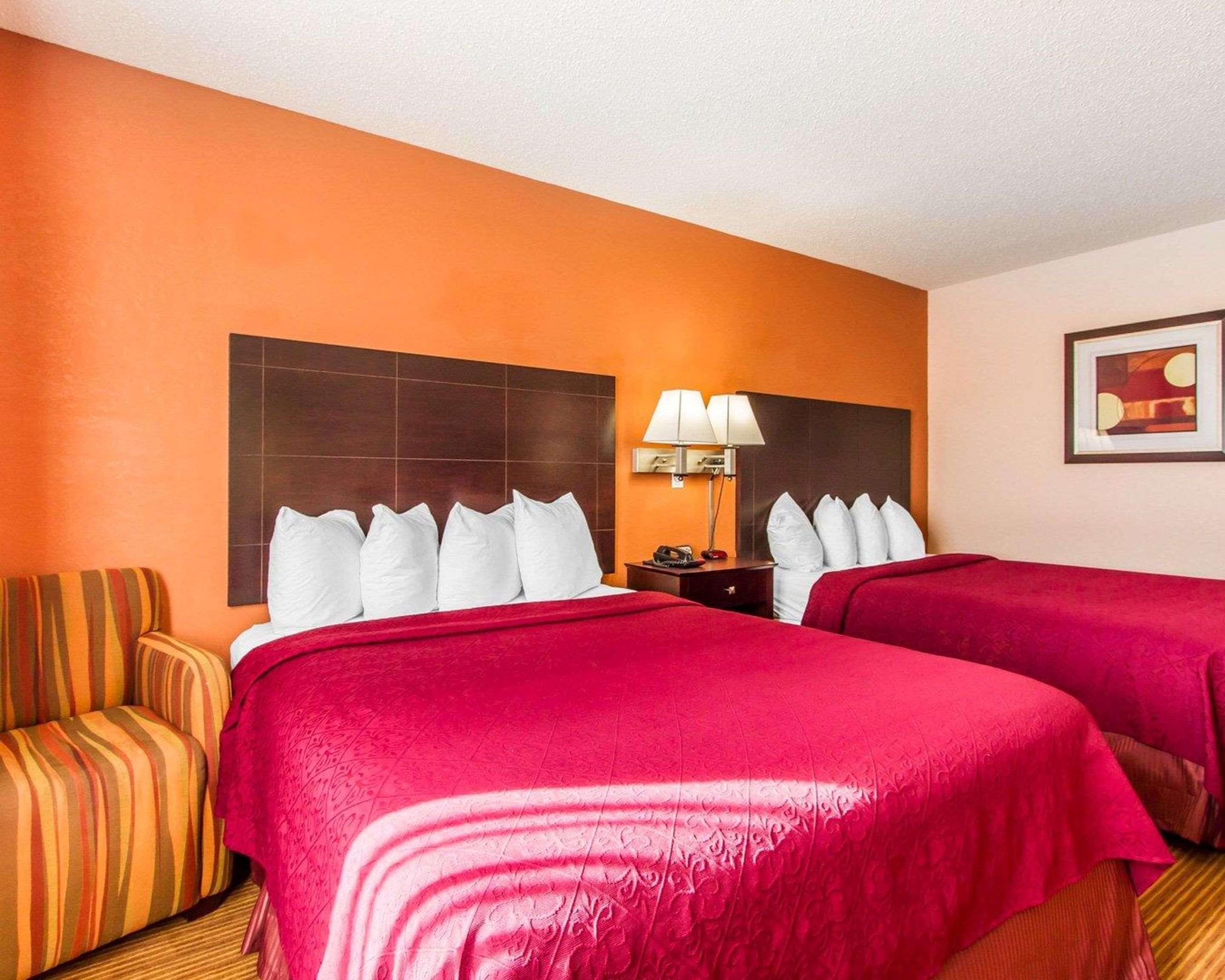 Quality Inn & Suites Ottumwa North מראה חיצוני תמונה