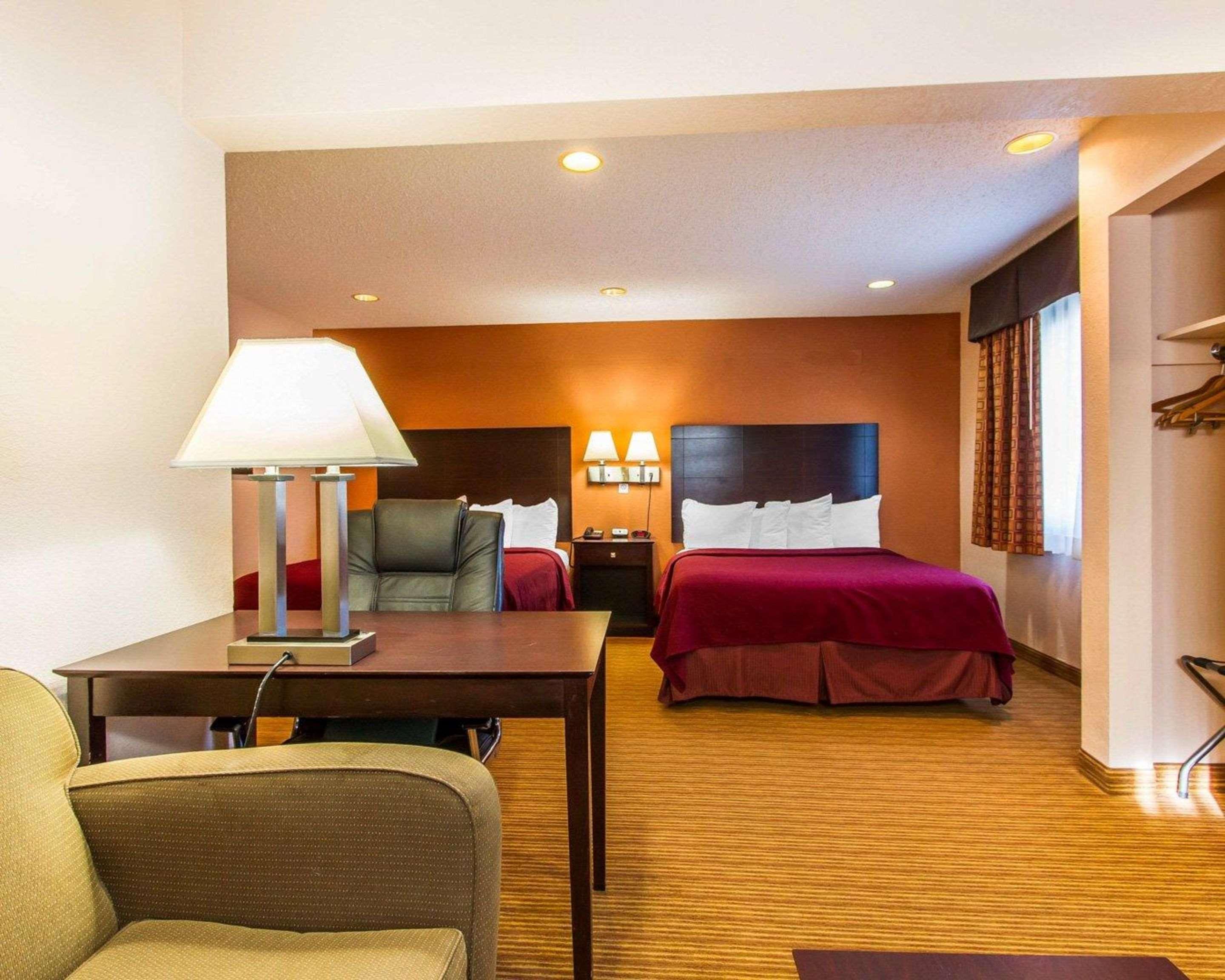 Quality Inn & Suites Ottumwa North מראה חיצוני תמונה