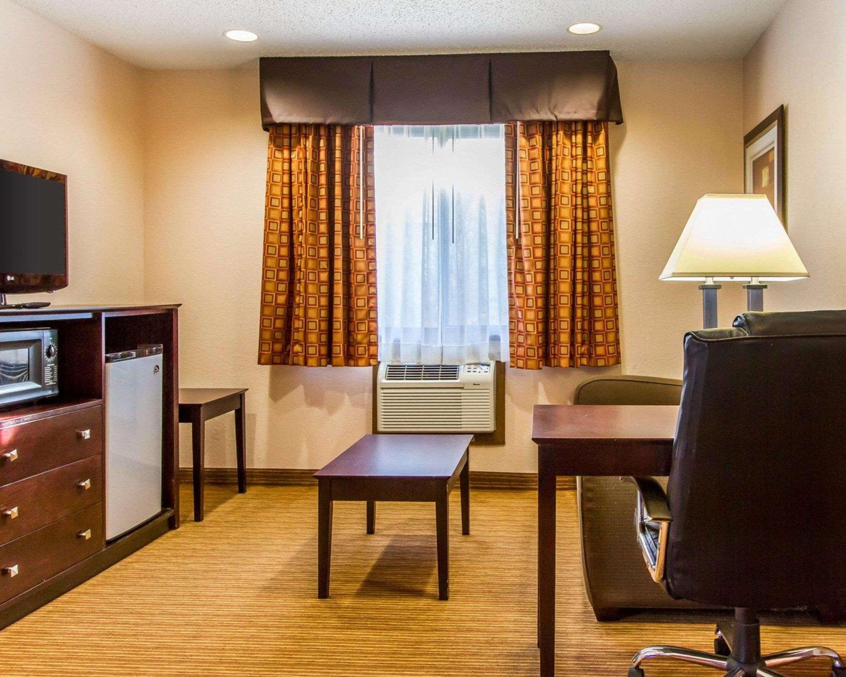 Quality Inn & Suites Ottumwa North מראה חיצוני תמונה