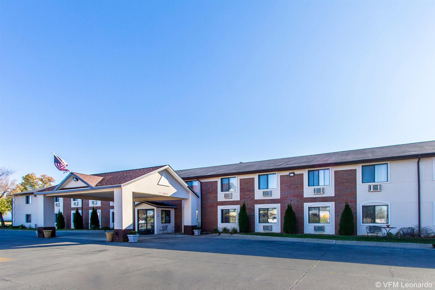 Quality Inn & Suites Ottumwa North מראה חיצוני תמונה