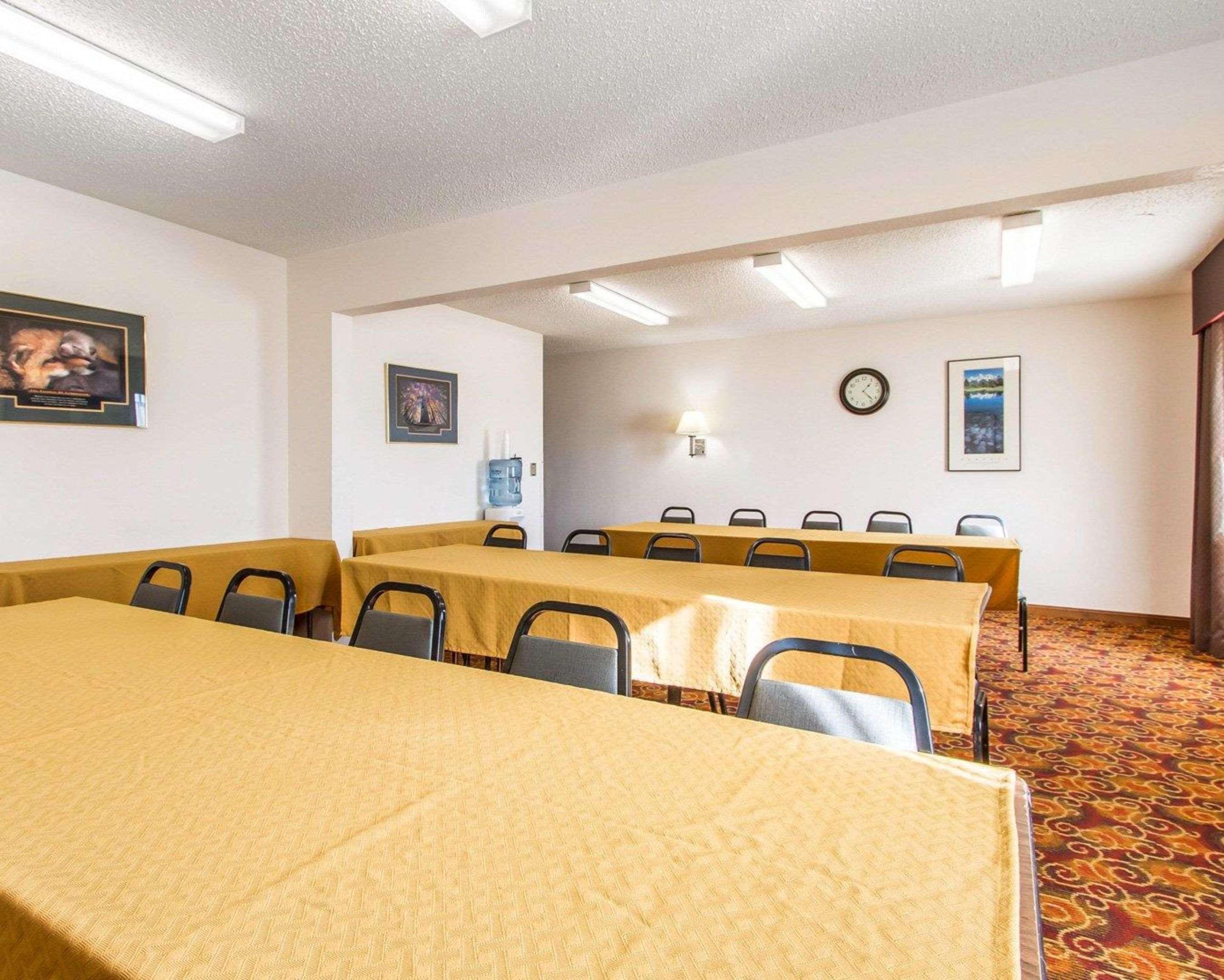 Quality Inn & Suites Ottumwa North מראה חיצוני תמונה