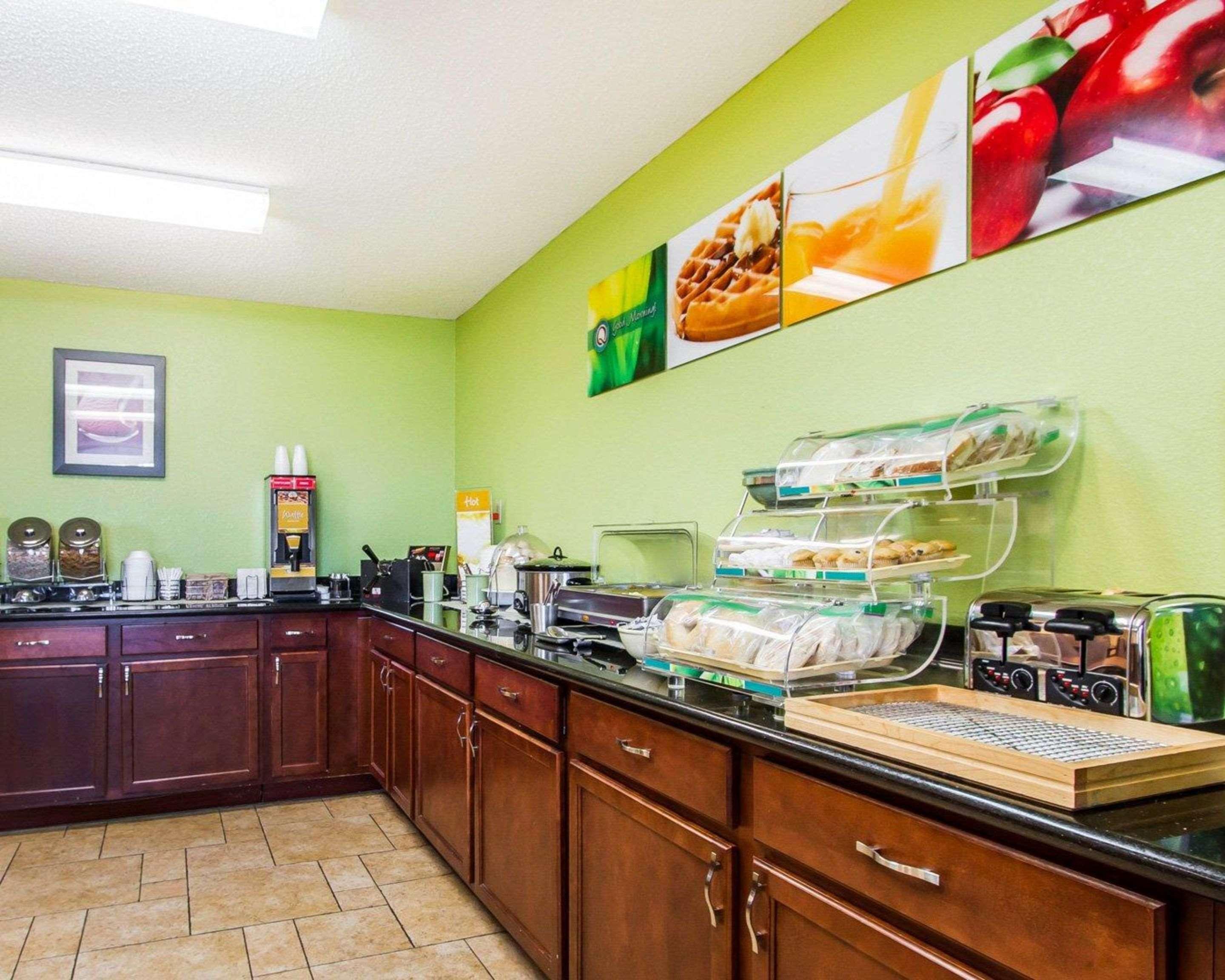 Quality Inn & Suites Ottumwa North מראה חיצוני תמונה