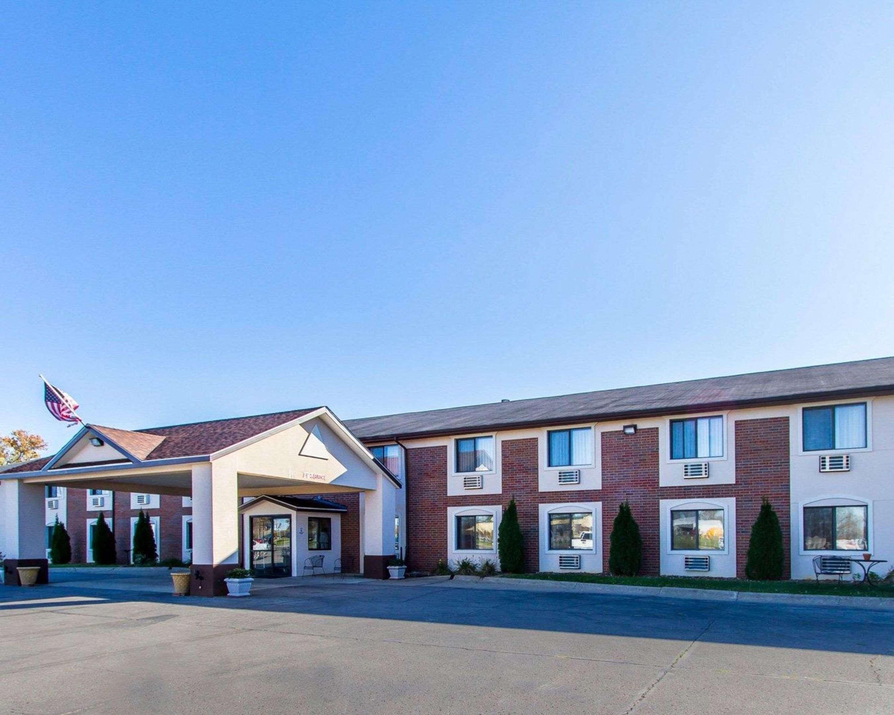 Quality Inn & Suites Ottumwa North מראה חיצוני תמונה