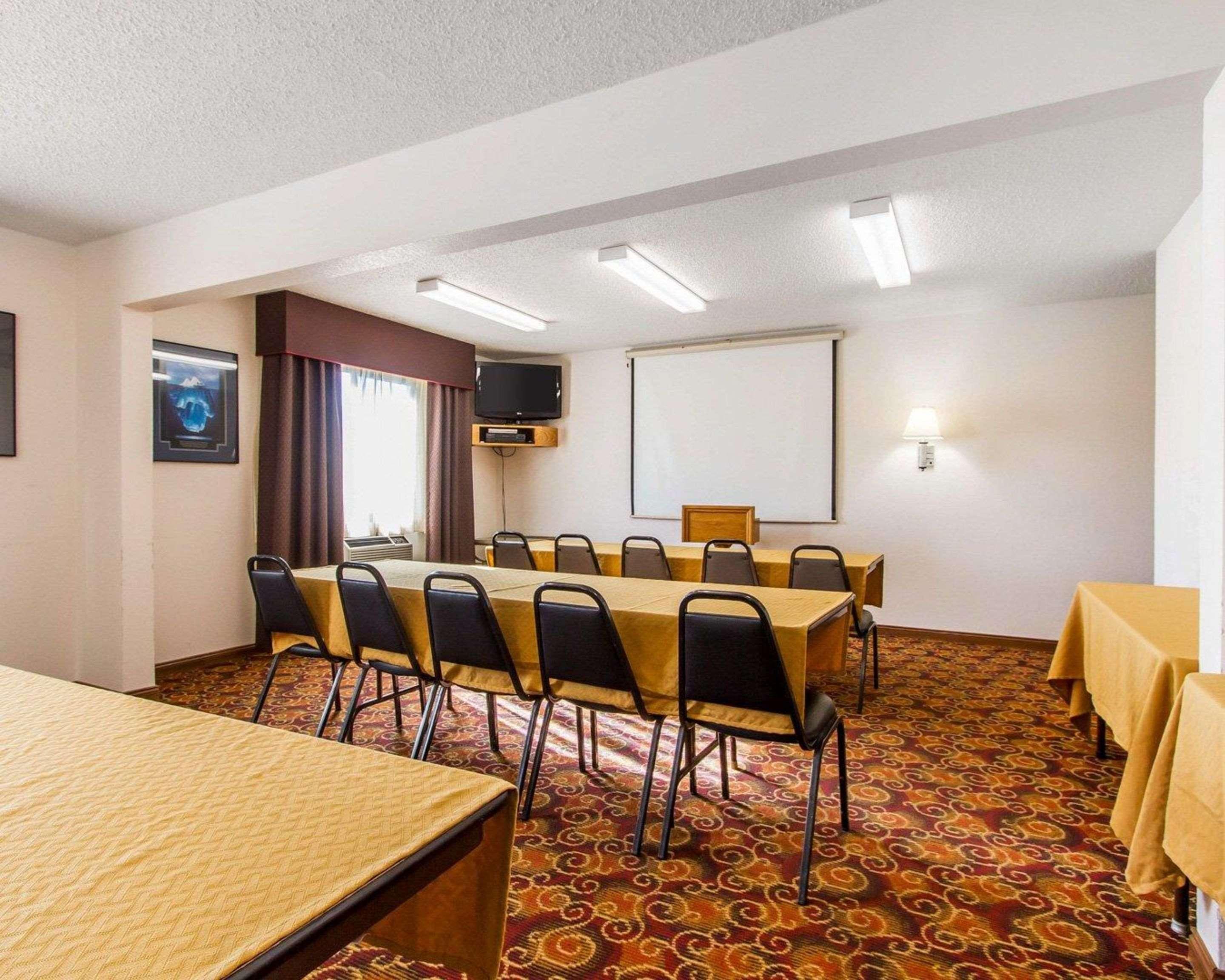Quality Inn & Suites Ottumwa North מראה חיצוני תמונה