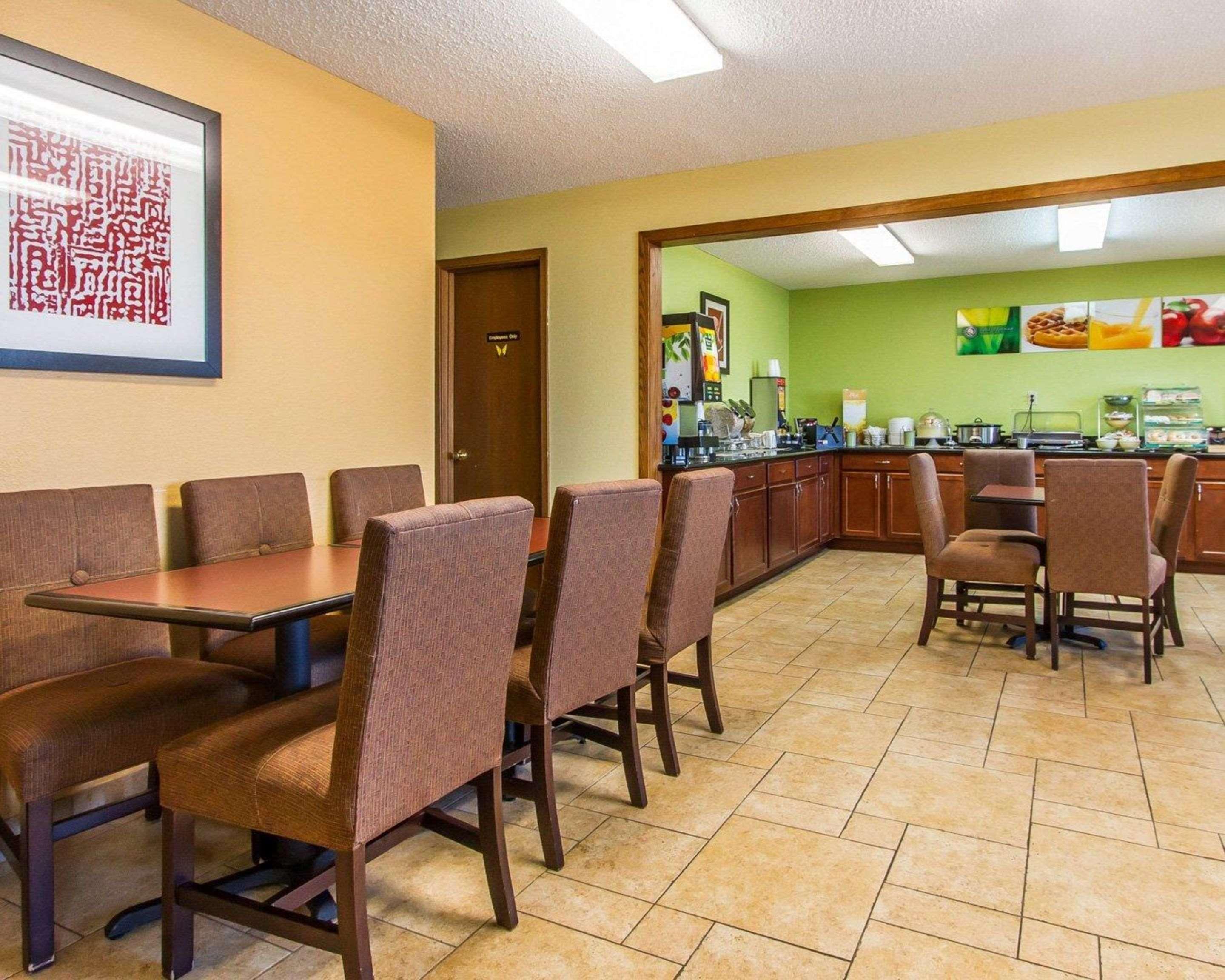 Quality Inn & Suites Ottumwa North מראה חיצוני תמונה