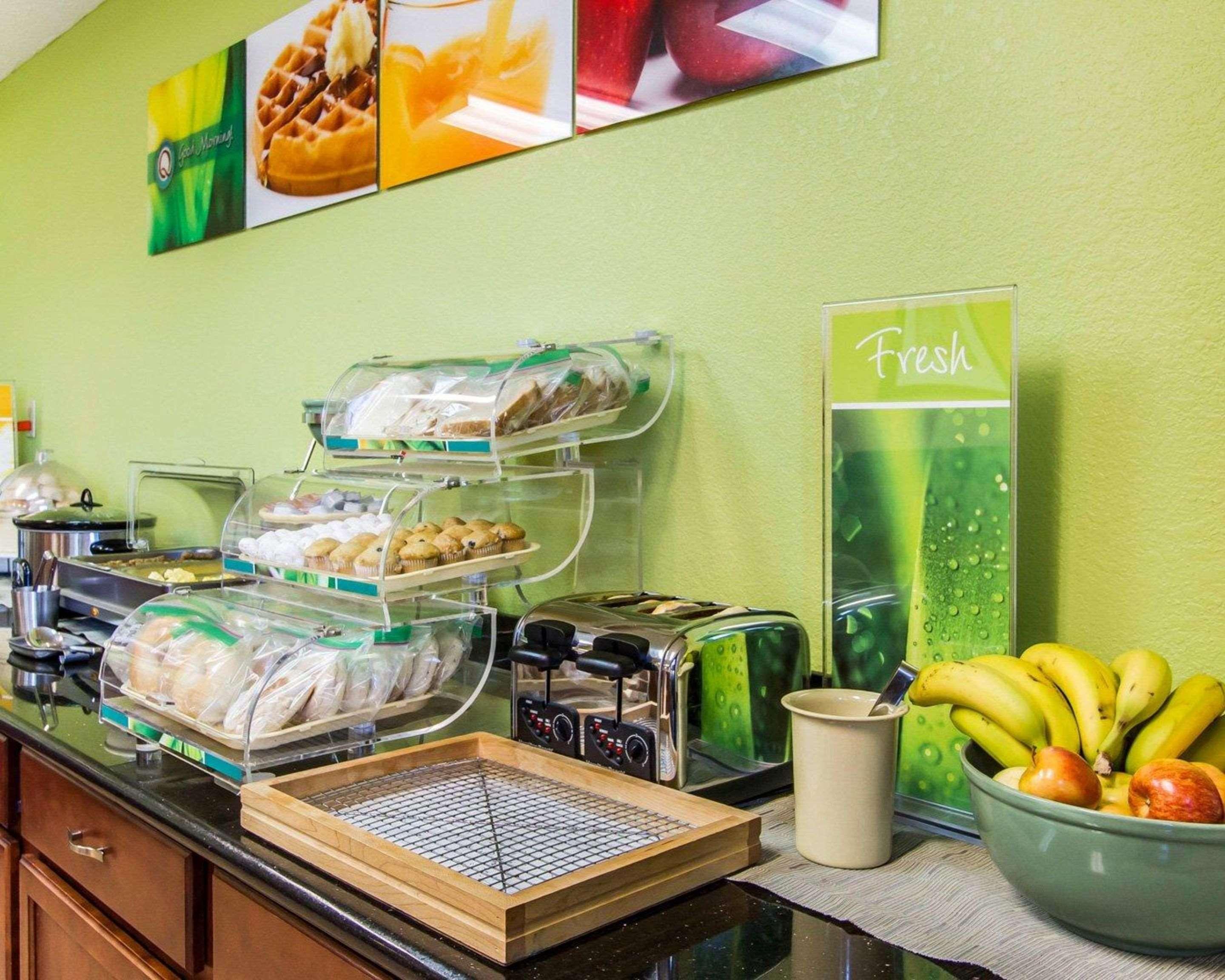 Quality Inn & Suites Ottumwa North מראה חיצוני תמונה