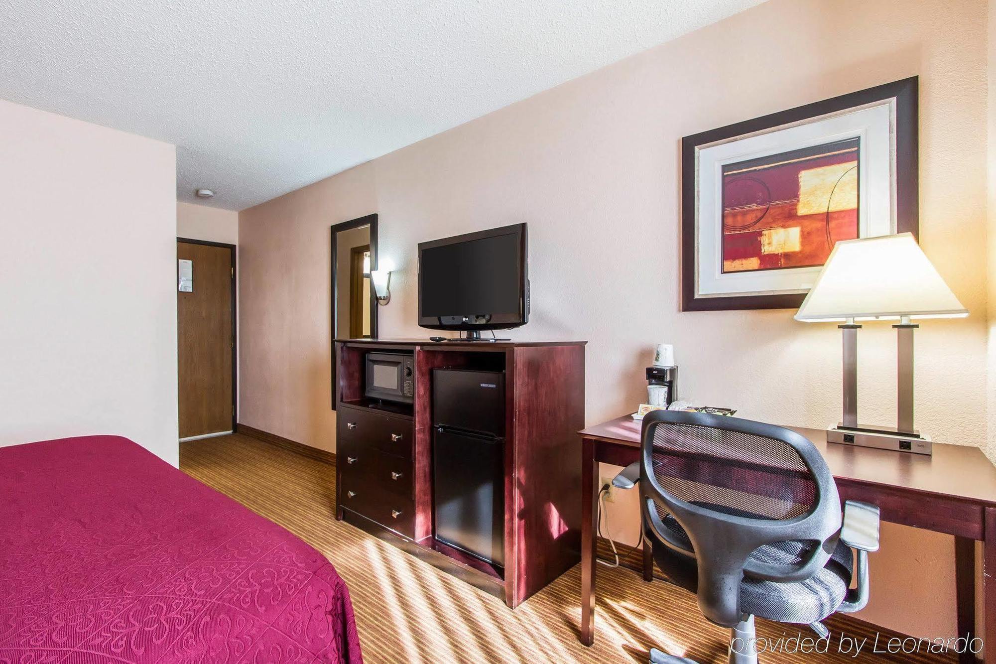 Quality Inn & Suites Ottumwa North מראה חיצוני תמונה