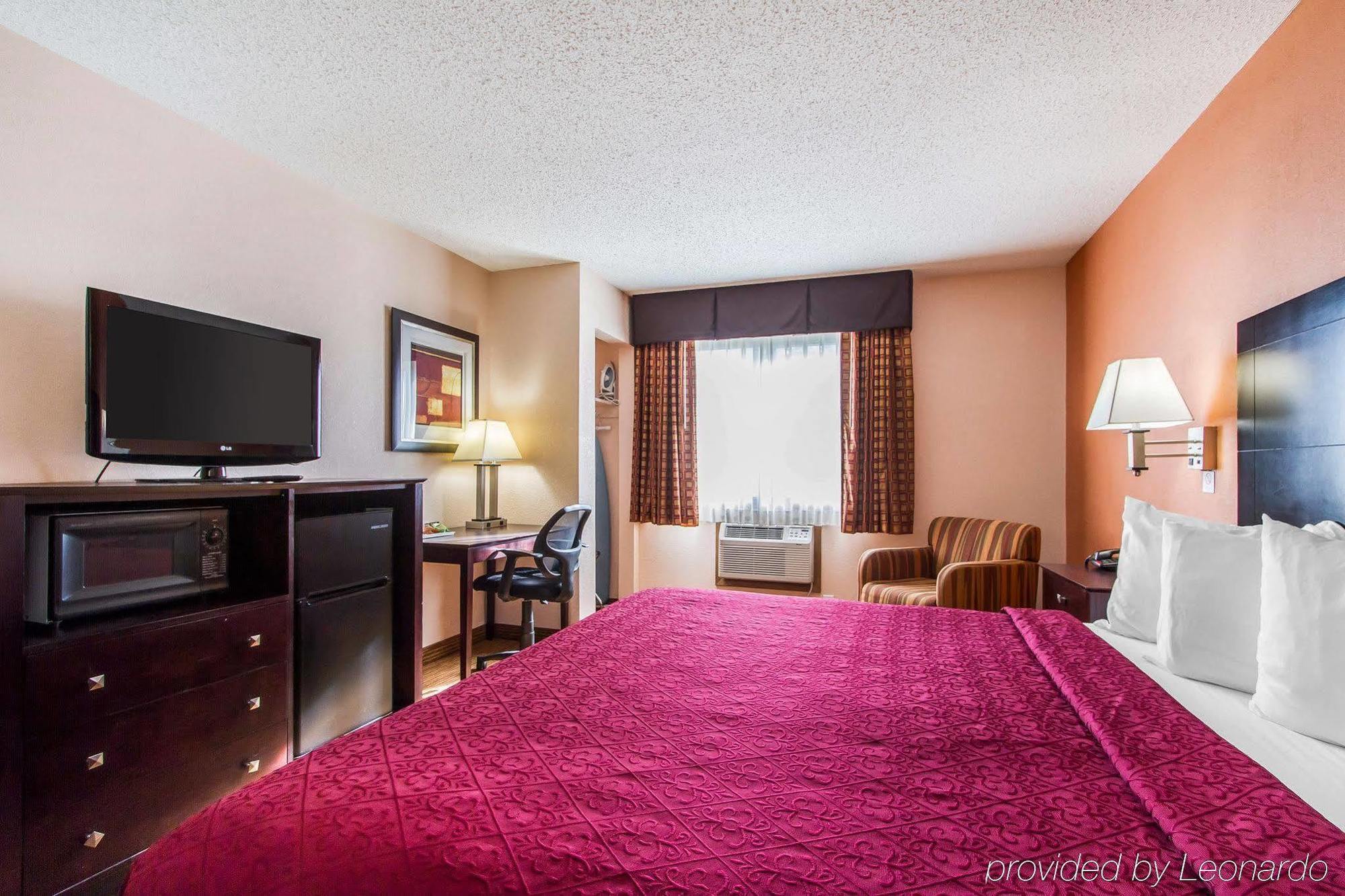 Quality Inn & Suites Ottumwa North מראה חיצוני תמונה