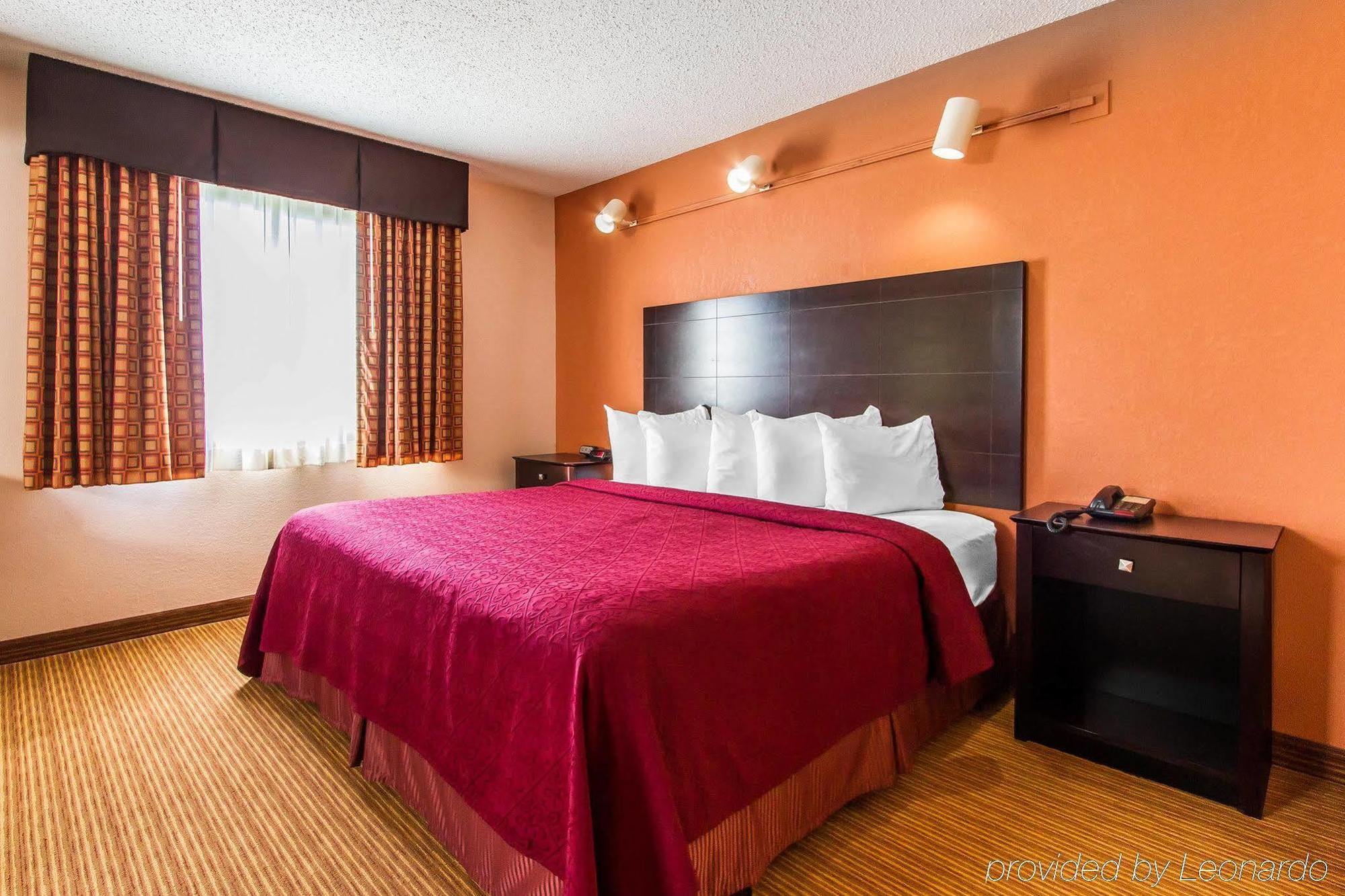 Quality Inn & Suites Ottumwa North מראה חיצוני תמונה