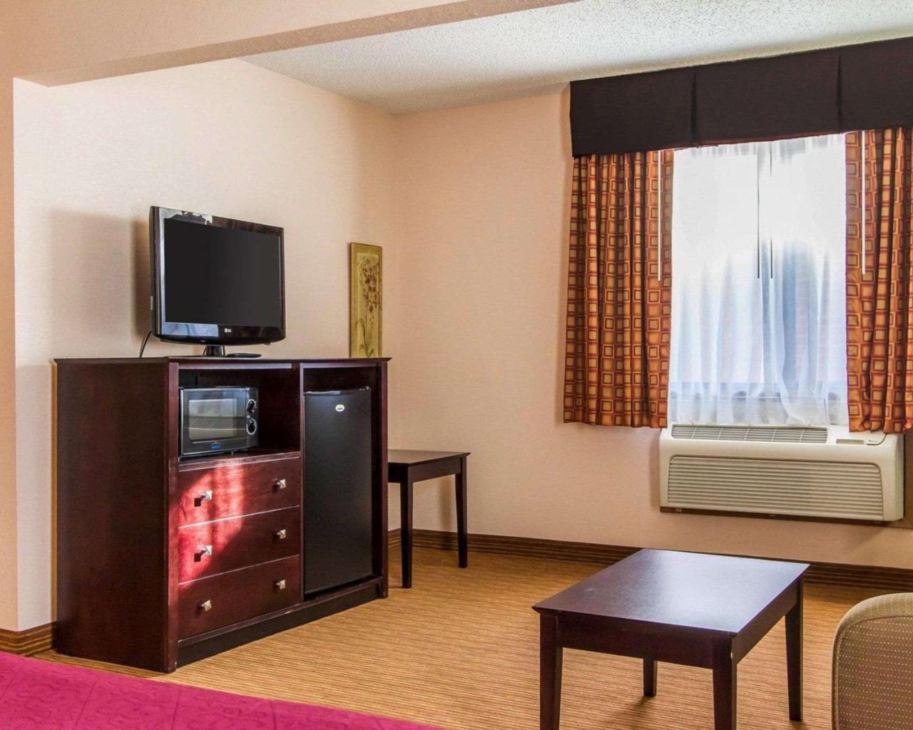 Quality Inn & Suites Ottumwa North מראה חיצוני תמונה